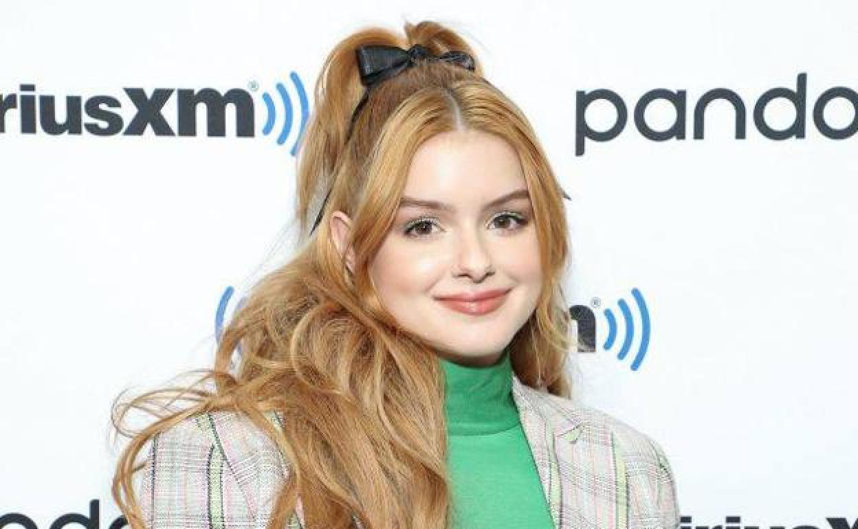 Ariel Winter, de 'Modern Family', se corta un dedo y lo tira sin querer a la basura